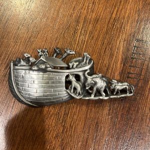 Noah’s ark pin